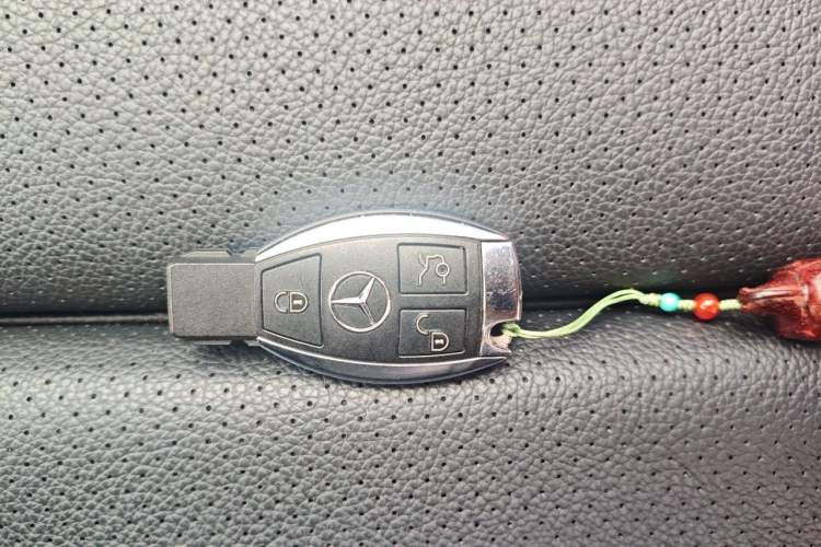 Used Mercedes-Benz C-Class 2017 Facelift C 200 Station Wagon Vehicle Key