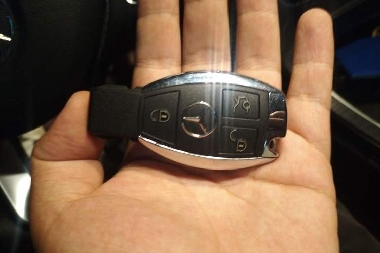 Used Mercedes-Benz C-Class 2017 Facelift C 200 L Sport Edition Vehicle Key