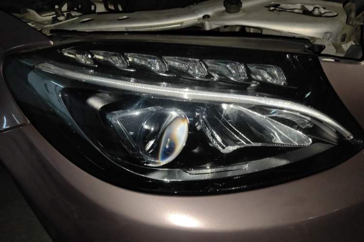 Used Mercedes-Benz C-Class 2017 Restyled C 200 Sport Edition Right Front Headlight