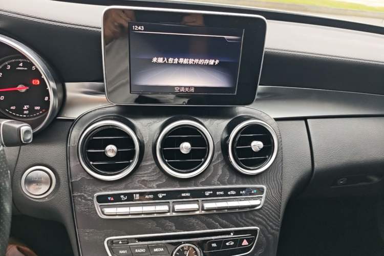 Used Mercedes-Benz C-Class 2017 Facelift C 200 L Sport Edition Audio And AC Panel