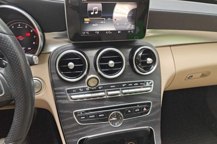 Used Mercedes-Benz C-Class 2017 Restyled C 180 L Fashion Edition Sport Version Audio And AC Panel