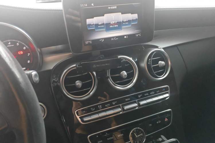 Used Mercedes-Benz C-Class 2017 Facelift C 200 L Audio And AC Panel