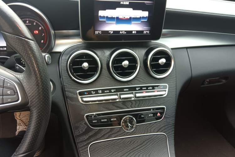 Used Mercedes-Benz C-Class 2017 Facelift C 200 L Sport Edition Audio And AC Panel