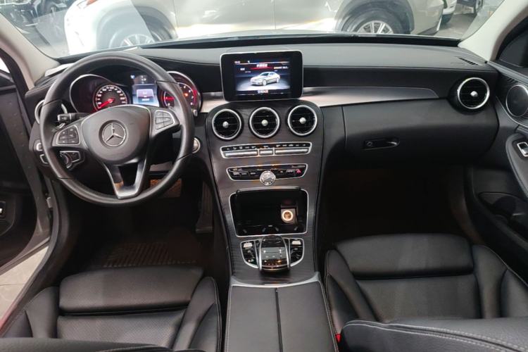 Used Mercedes-Benz C-Class 2017 Restyled C 180 L Fashion Edition Sport Version Center Console