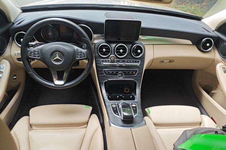 Used Mercedes-Benz C-Class 2017 Restyled C 180 L Fashion Edition Sport Version Center Console