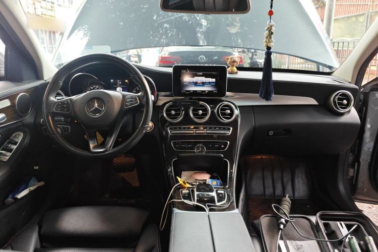Used Mercedes-Benz C-Class 2017 Facelift C 200 L Center Console