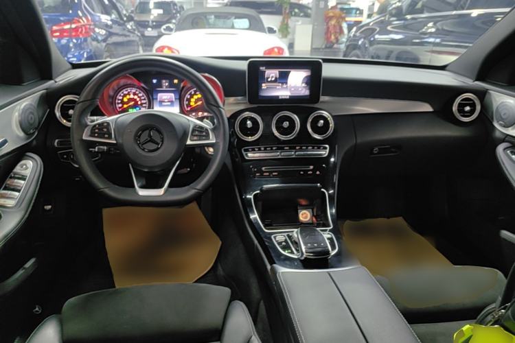 Used Mercedes-Benz C-Class 2017 Restyled C 200 Sport Edition Center Console