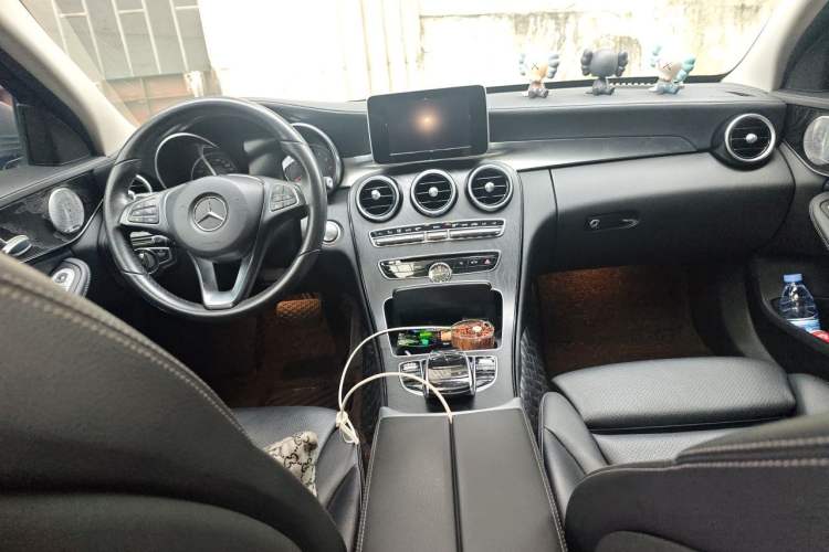 Used Mercedes-Benz C-Class 2017 Revised C 180 L Dynamic Sports Edition Center Console
