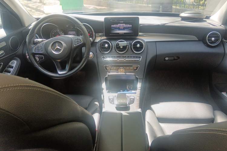 Used Mercedes-Benz C-Class 2017 C 200 L Sport Edition Center Console