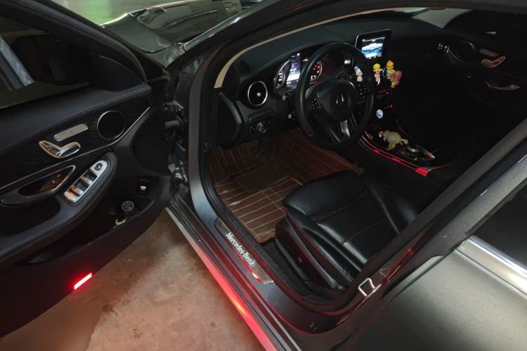 Used Mercedes-Benz C-Class 2017 Facelift C 200 L Sport Edition Driver Seat