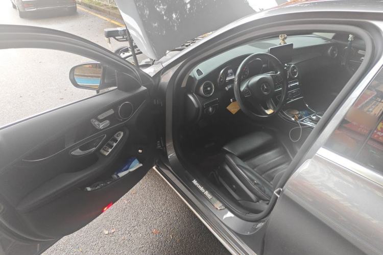 Used Mercedes-Benz C-Class 2017 Facelift C 200 L Driver Seat