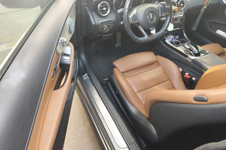 Used Mercedes-Benz C-Class 2017 Facelift C 200 Coupe Driver Seat