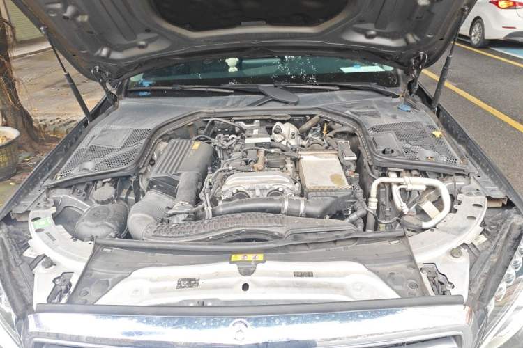 Used Mercedes-Benz C-Class 2017 Facelift C 200 L Engine Bay