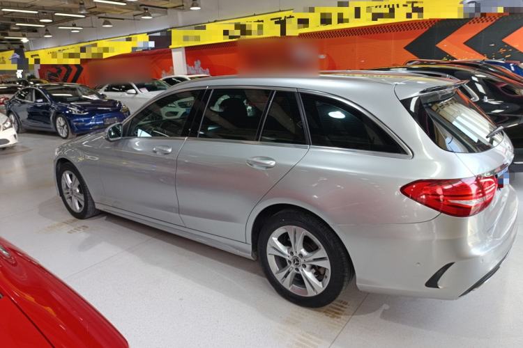 Used Mercedes-Benz C-Class 2017 Facelift C 180 Estate Exterior 3