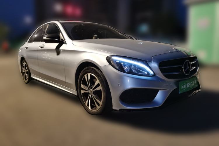 Used Mercedes-Benz C-Class 2017 Facelift C 200 Sport Edition 4MATIC Front Right 45 Deg