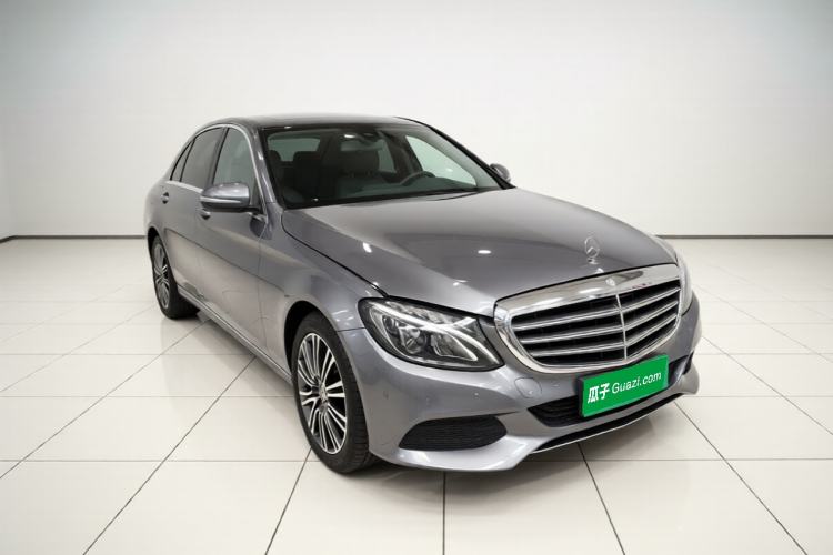 Used Mercedes-Benz C-Class 2017 Facelift C 200 L Front Right 45 Deg