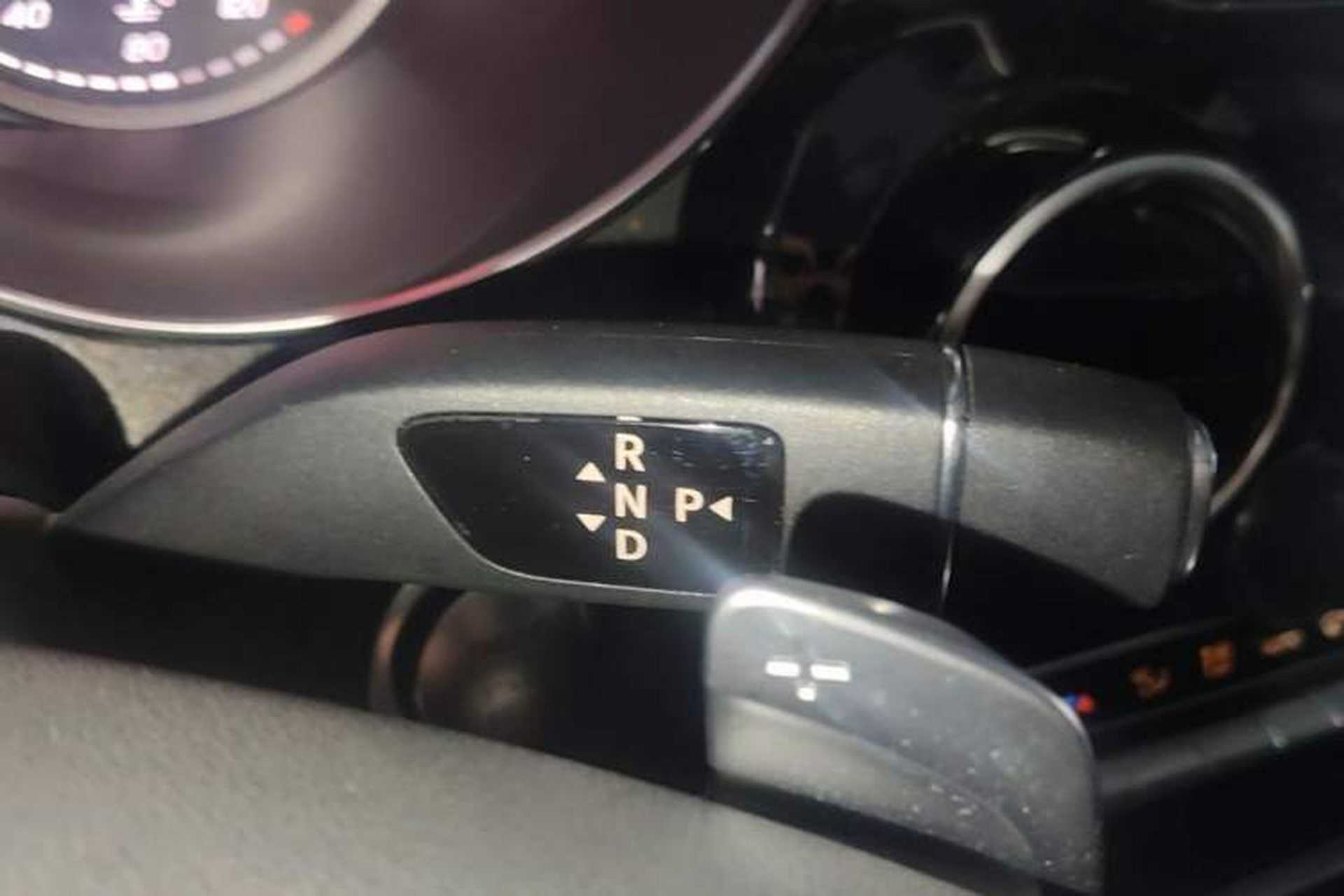 Used Mercedes-Benz C-Class 2017 C 200 Sport Edition Gear Lever