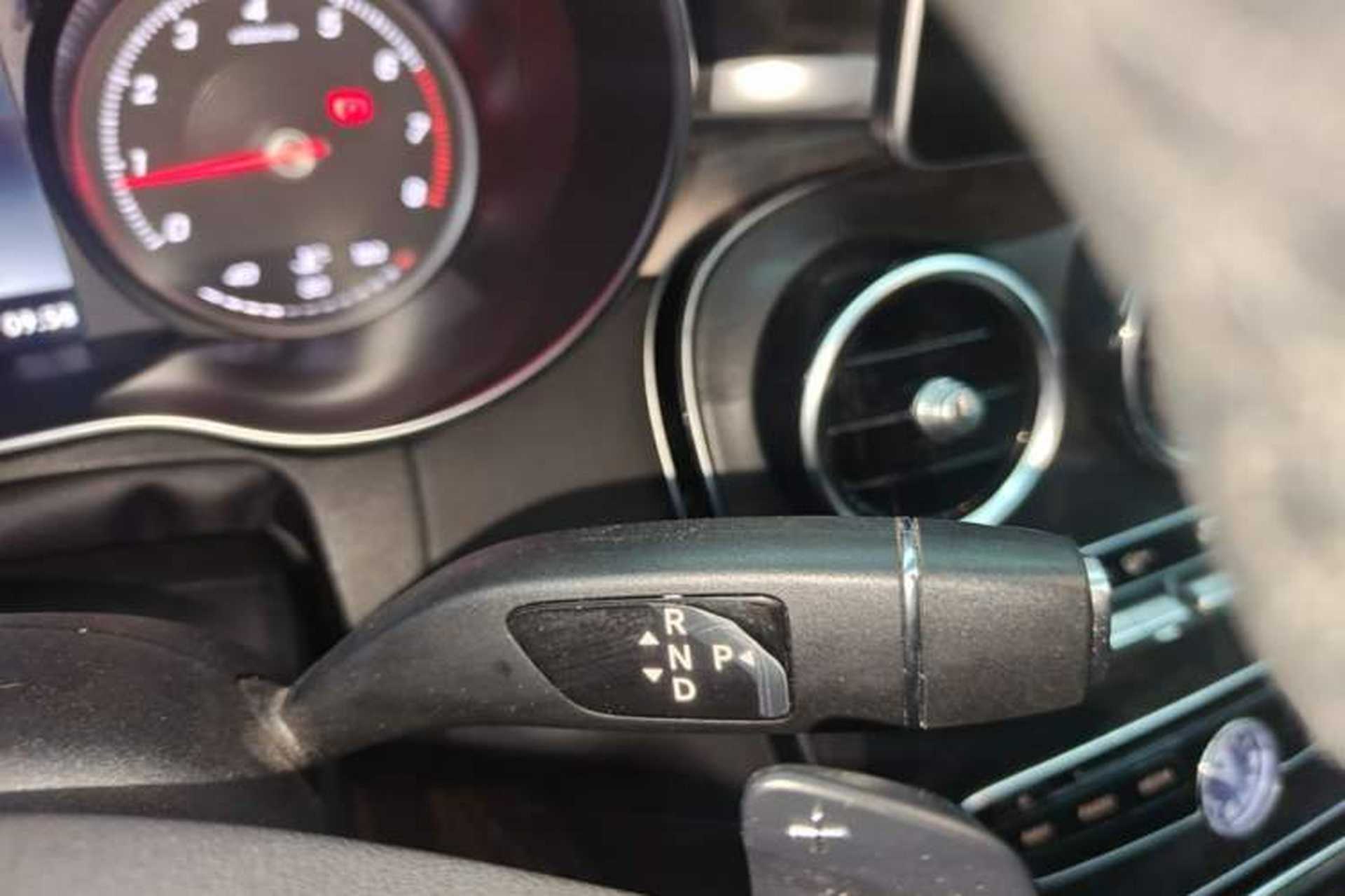 Used Mercedes-Benz C-Class 2017 Facelift C 200 L Sport Edition Gear Lever
