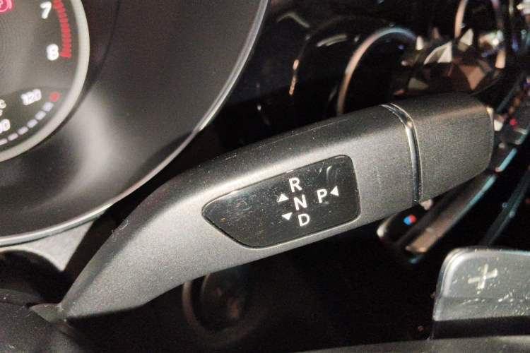 Used Mercedes-Benz C-Class 2017 C 200 Sport Edition Gear Lever