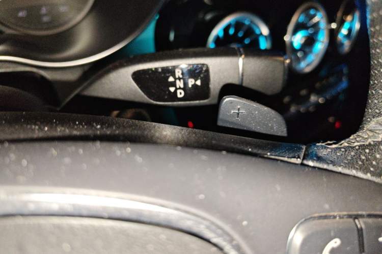 Used Mercedes-Benz C-Class 2017 C 180 L Sport Edition Gear Lever
