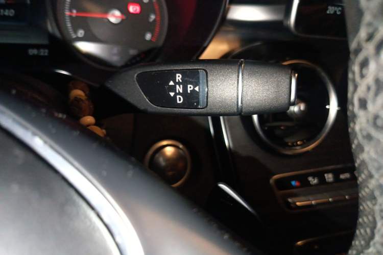 Used Mercedes-Benz C-Class 2017 Facelifted C 180 L Stylish Edition Gear Lever