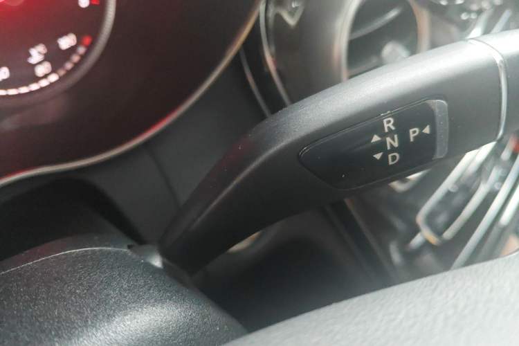 Used Mercedes-Benz C-Class 2017 Facelift C 200 L Gear Lever