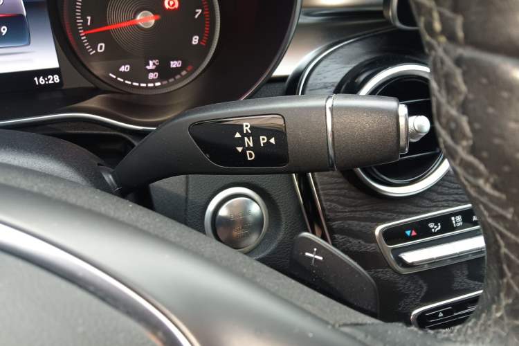 Used Mercedes-Benz C-Class 2017 Facelift C 200 L Sport Edition Gear Lever