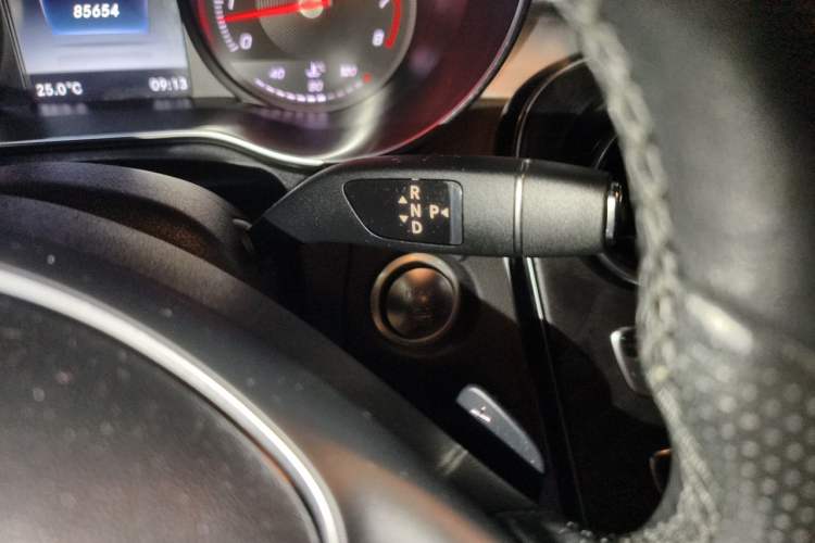 Used Mercedes-Benz C-Class 2017 Facelift C 200 L Sport Edition Gear Lever