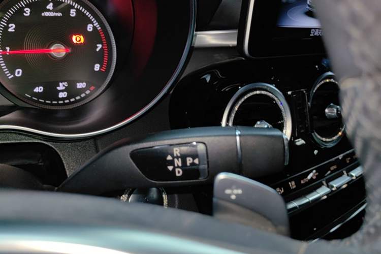 Used Mercedes-Benz C-Class 2017 Restyled C 200 Sport Edition Gear Lever