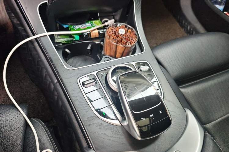 Used Mercedes-Benz C-Class 2017 Revised C 180 L Dynamic Sports Edition Gear Lever