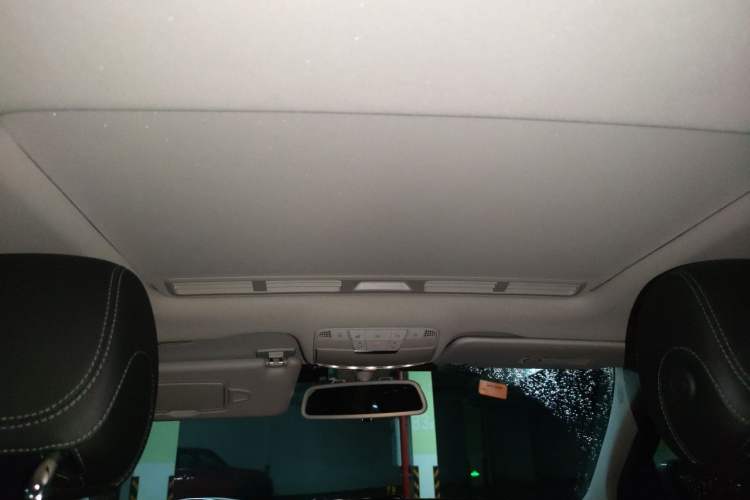 Used Mercedes-Benz C-Class 2017 C 180 L Sport Edition Headliner