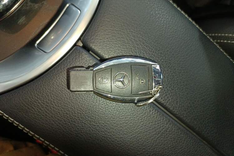 Used Mercedes-Benz C-Class 2017 Facelift C 180 Estate Interior 1