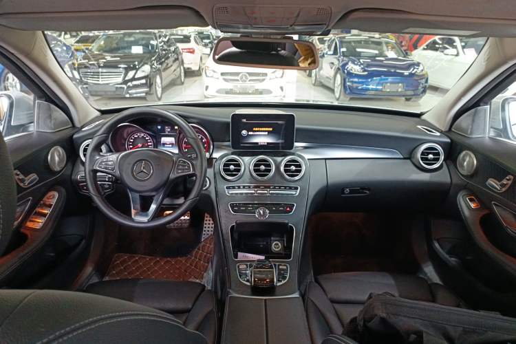 Used Mercedes-Benz C-Class 2017 Facelift C 180 Estate Interior 2