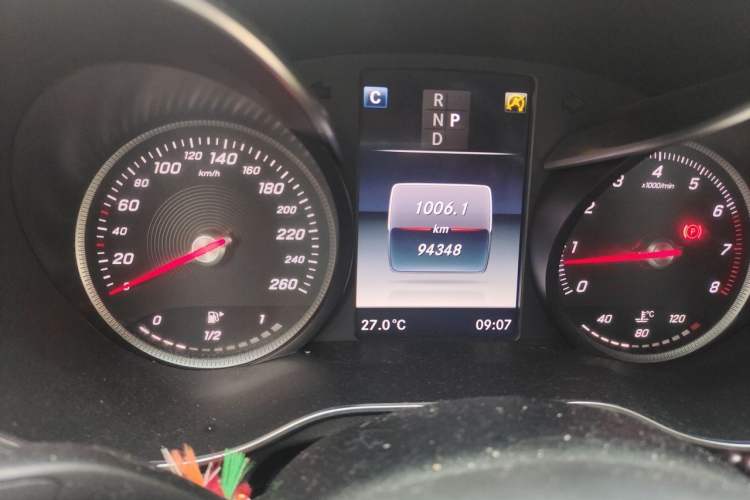Used Mercedes-Benz C-Class 2017 Restyled C 180 L Fashion Edition Sport Version Odometer Close Up