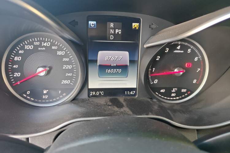 Used Mercedes-Benz C-Class 2017 C 200 L Sport Edition Odometer Close Up