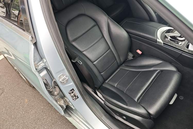 Used Mercedes-Benz C-Class 2017 Facelift C 200 L Sport Edition Right Front Seat