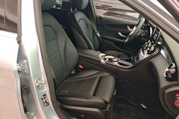 Used Mercedes-Benz C-Class 2017 Restyled C 180 L Fashion Edition Sport Version Right Front Seat