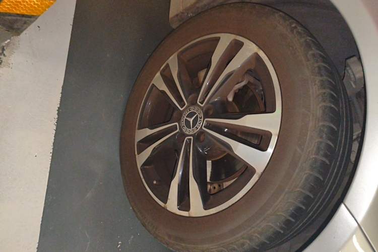 Used Mercedes-Benz C-Class 2017 Restyled C 200 Sport Edition Right Front Wheel Hub