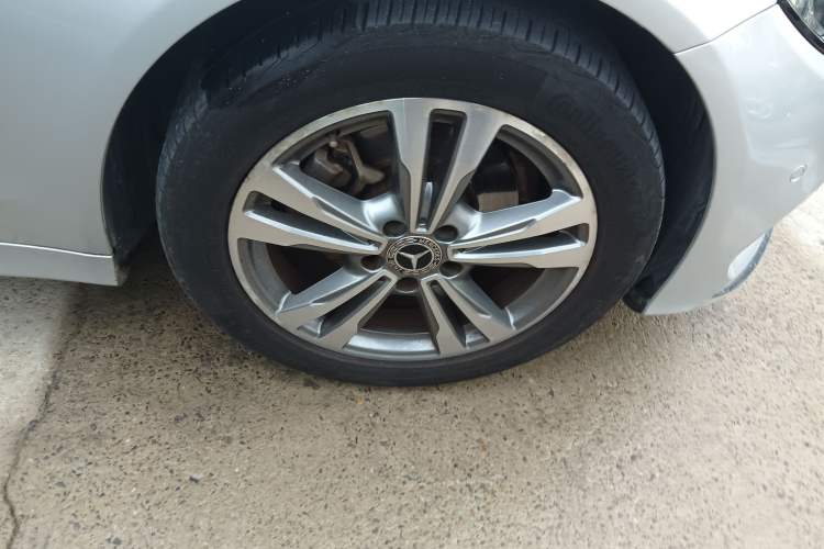 Used Mercedes-Benz C-Class 2017 Facelift C 200 L Sport Edition Right Front Wheel Hub