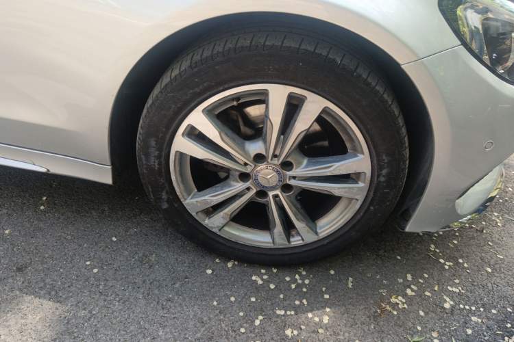 Used Mercedes-Benz C-Class 2017 C 200 L Sport Edition Right Front Wheel Hub