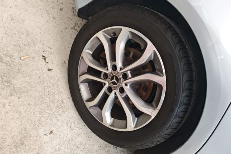 Used Mercedes-Benz C-Class 2017 Restyled C 180 L Fashion Edition Sport Version Right Rear Wheel Hub