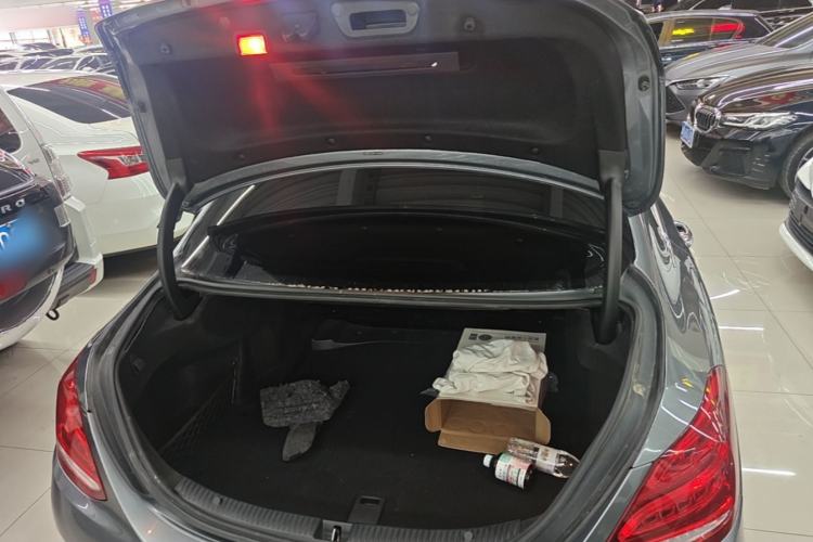 Used Mercedes-Benz C-Class 2017 Facelift C 200 L Sport Edition Trunk