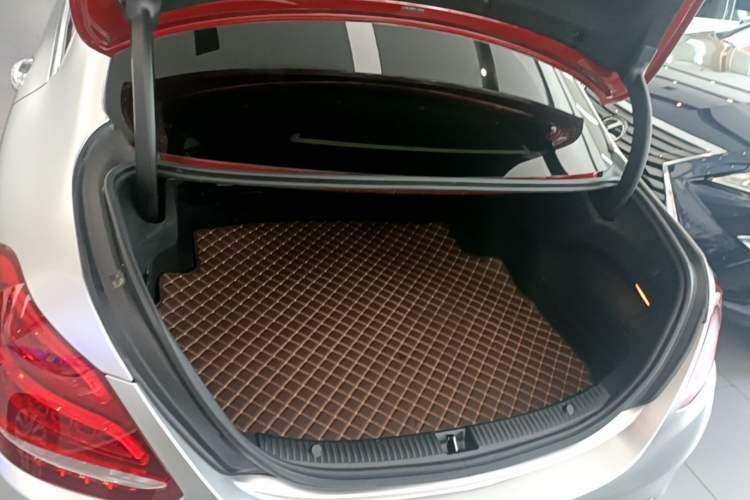 Used Mercedes-Benz C-Class 2017 Restyled C 180 L Fashion Edition Sport Version Trunk