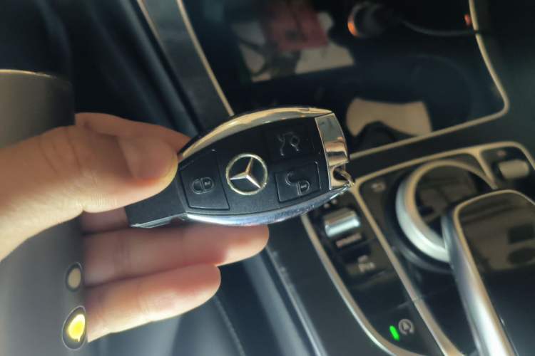 Used Mercedes-Benz C-Class 2017 C 200 L Sport Edition Vehicle Key