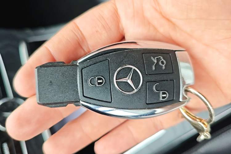 Used Mercedes-Benz C-Class 2017 Facelift C 200 L Sport Edition Vehicle Key