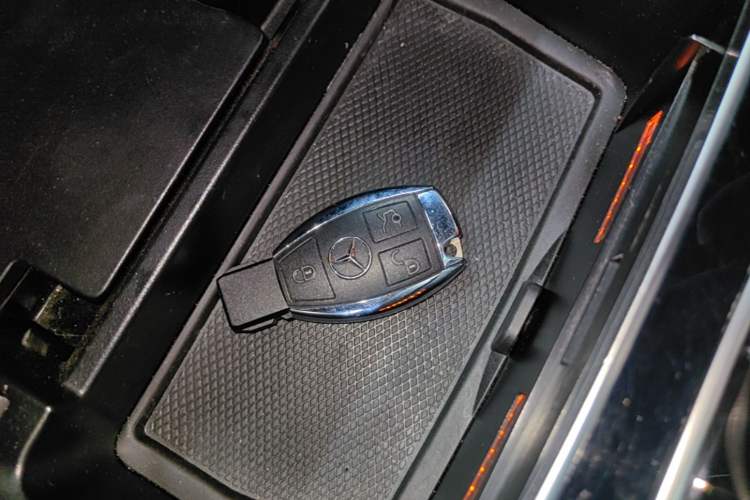 Used Mercedes-Benz C-Class 2017 Restyled C 200 Sport Edition Vehicle Key