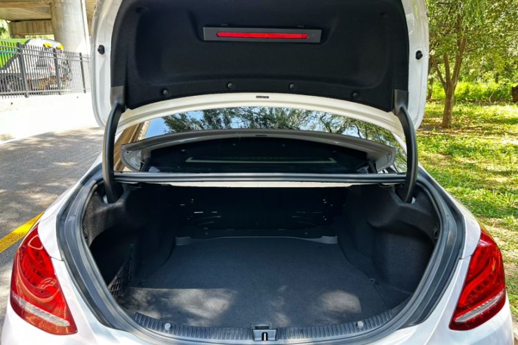 Used Mercedes-Benz C-Class 2017 Restyled C 180 L Fashion Edition Sport Version Trunk