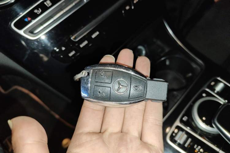 Used Mercedes-Benz C-Class 2017 Restyled C 200 Sport Edition Vehicle Key