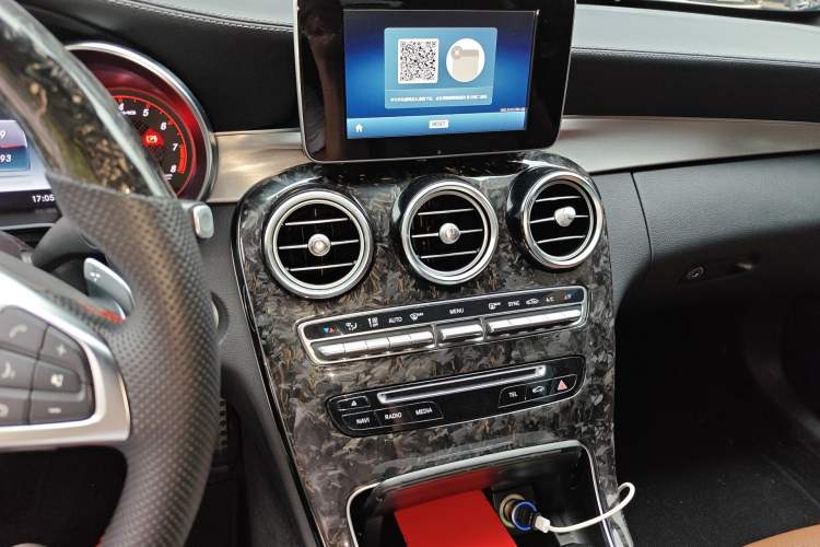 Used Mercedes-Benz C-Class 2017 Facelift C 200 Coupe Audio And AC Panel