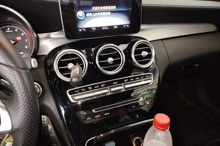 Used Mercedes-Benz C-Class 2017 Facelift C 200 Coupe Audio And AC Panel